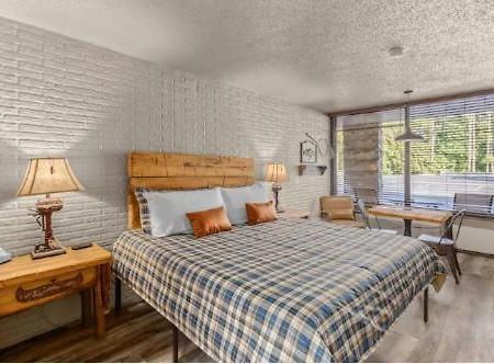 Stonegate Lodge King Bed Wifi Roku Tv Salt Water Pool Room #203 Eureka Springs Exteriér fotografie