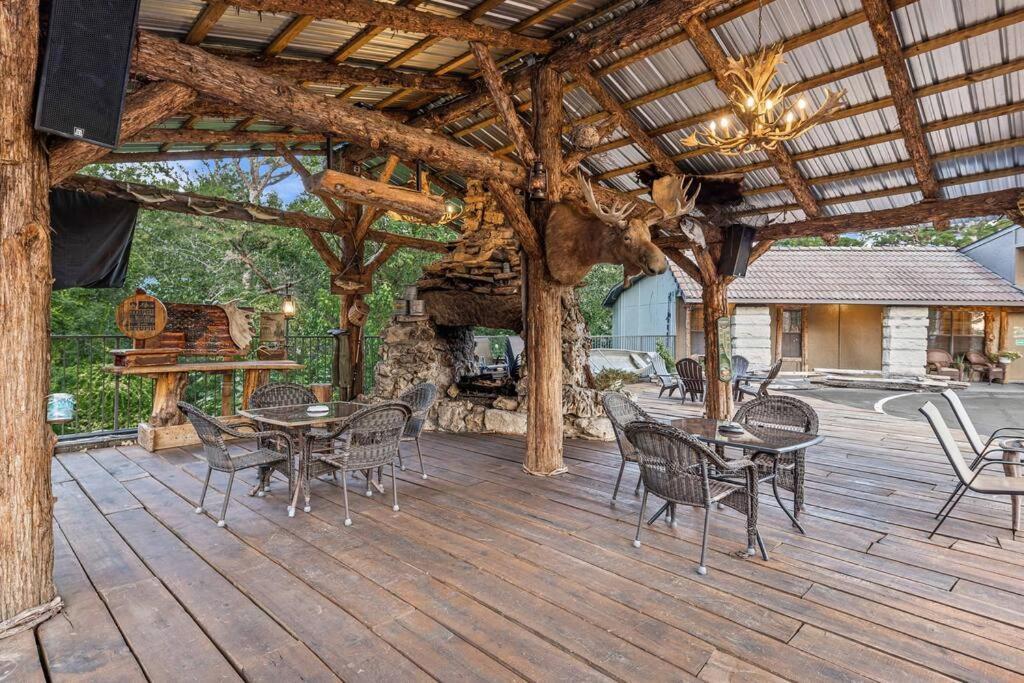 Stonegate Lodge King Bed Wifi Roku Tv Salt Water Pool Room #203 Eureka Springs Exteriér fotografie